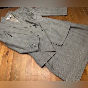 EUC Vintage Black & Blue Prince of Whales Check Double Breasted Suit SZ: 16